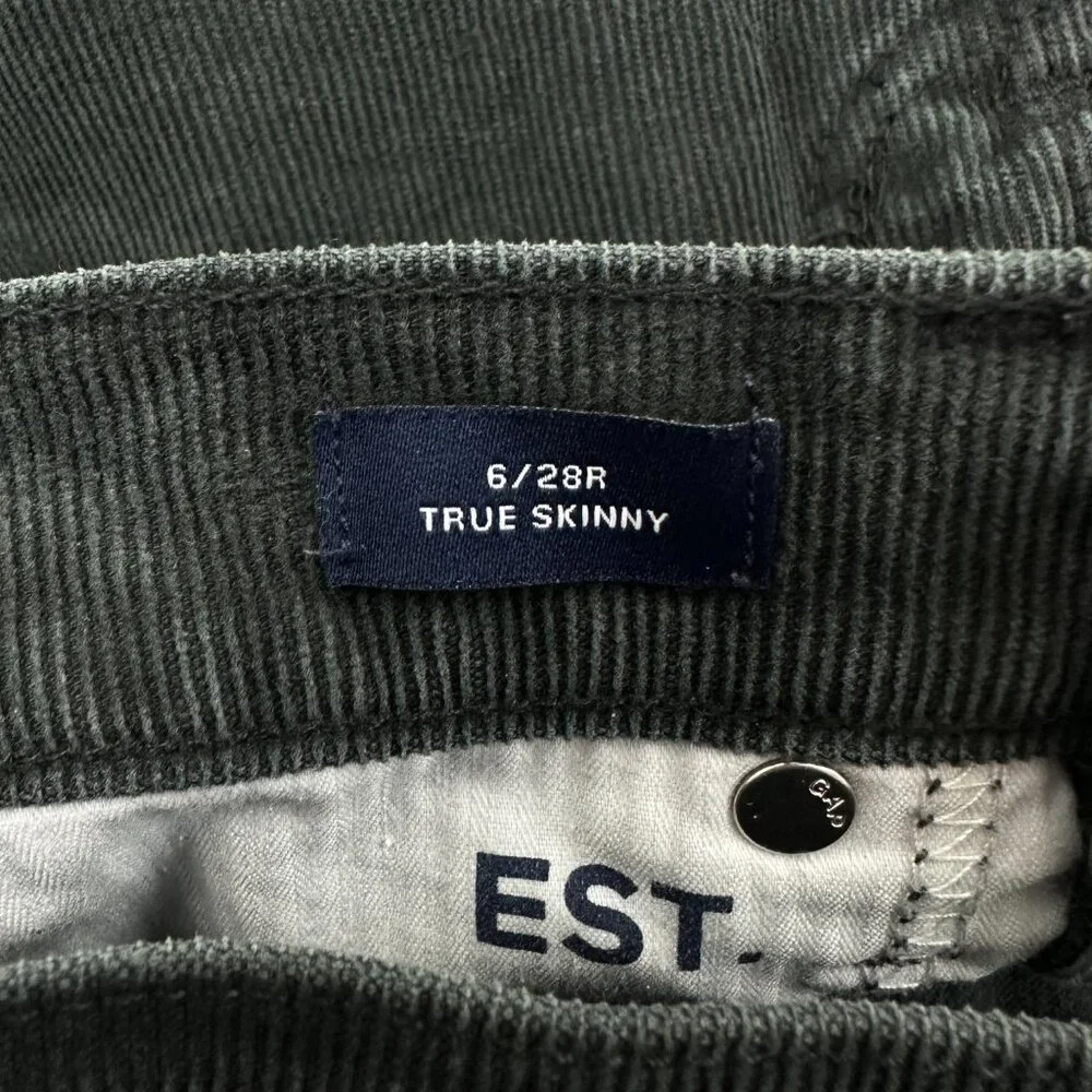 Gap True‎ Skinny Women's size 6 Rich Olive Green Corduroy Pants